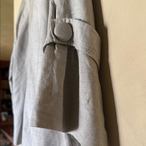 Tweeds Taupe Gray  Linen Jacket with Button Details - Picture 4 of 6